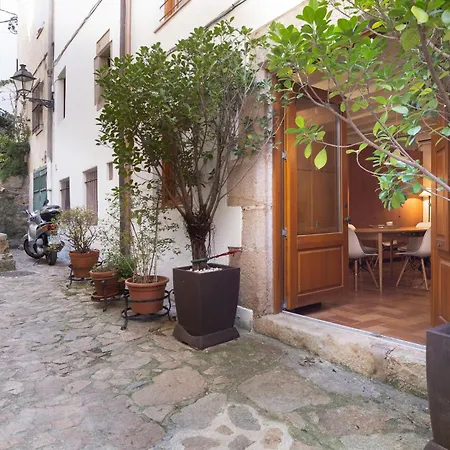 Holiday home Lets Holidays House Close To The Castle *